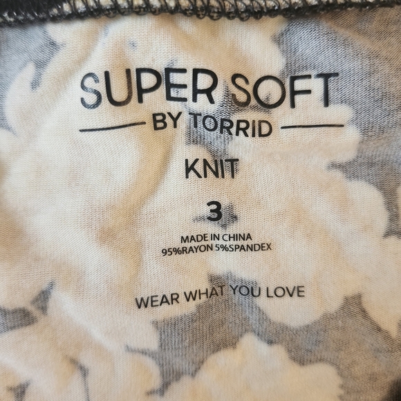 Torrid Yellow and Black Fit and Flare Midi Flower Dress Sz 3X - Picture 4 of 9